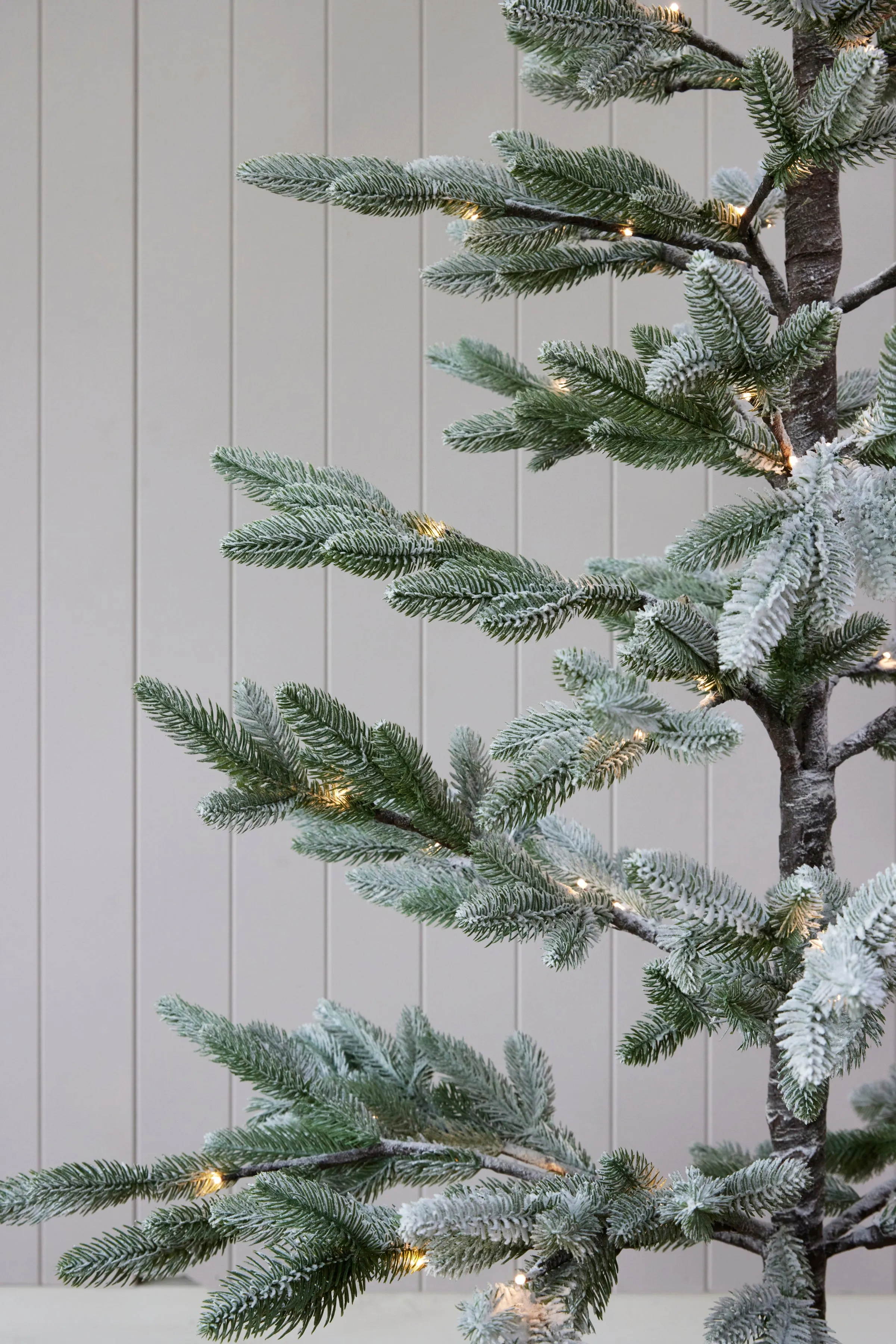 150 Cm Led Snowy Spruce Tree
