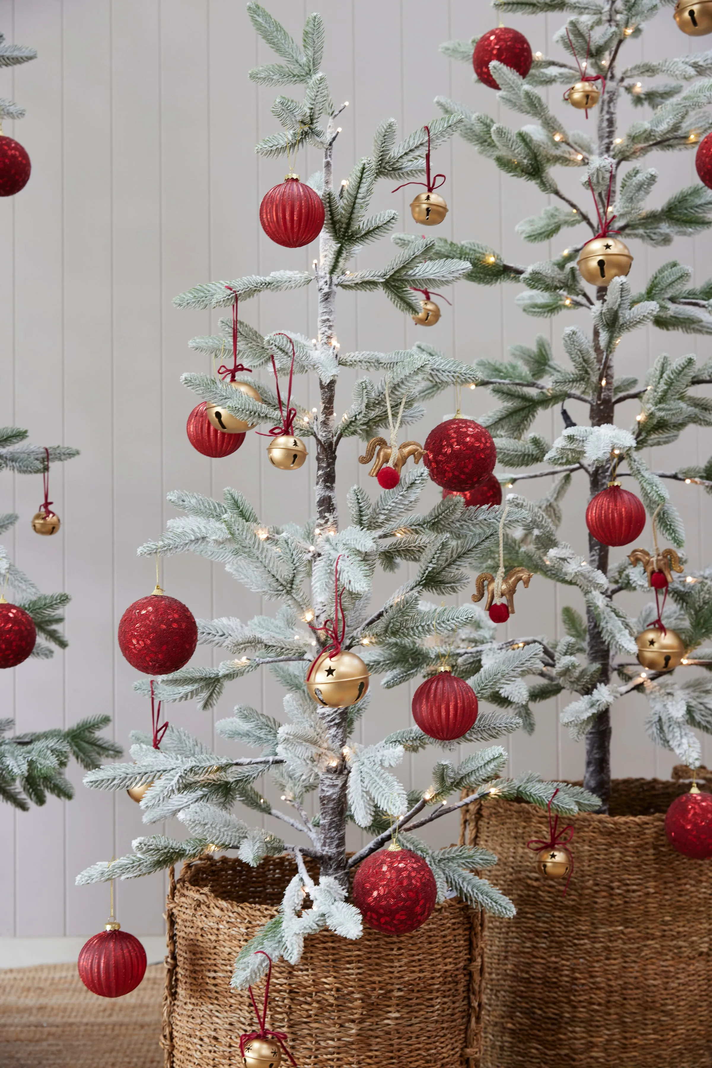 150 Cm Led Snowy Spruce Tree