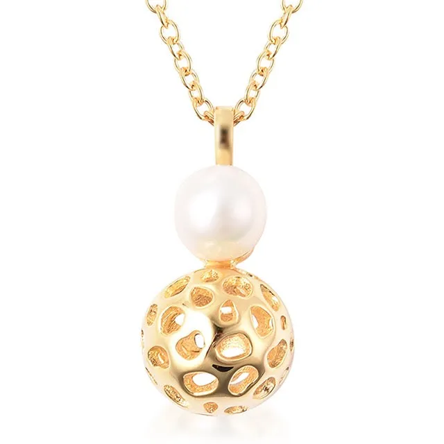 Globe Pearl Pendant