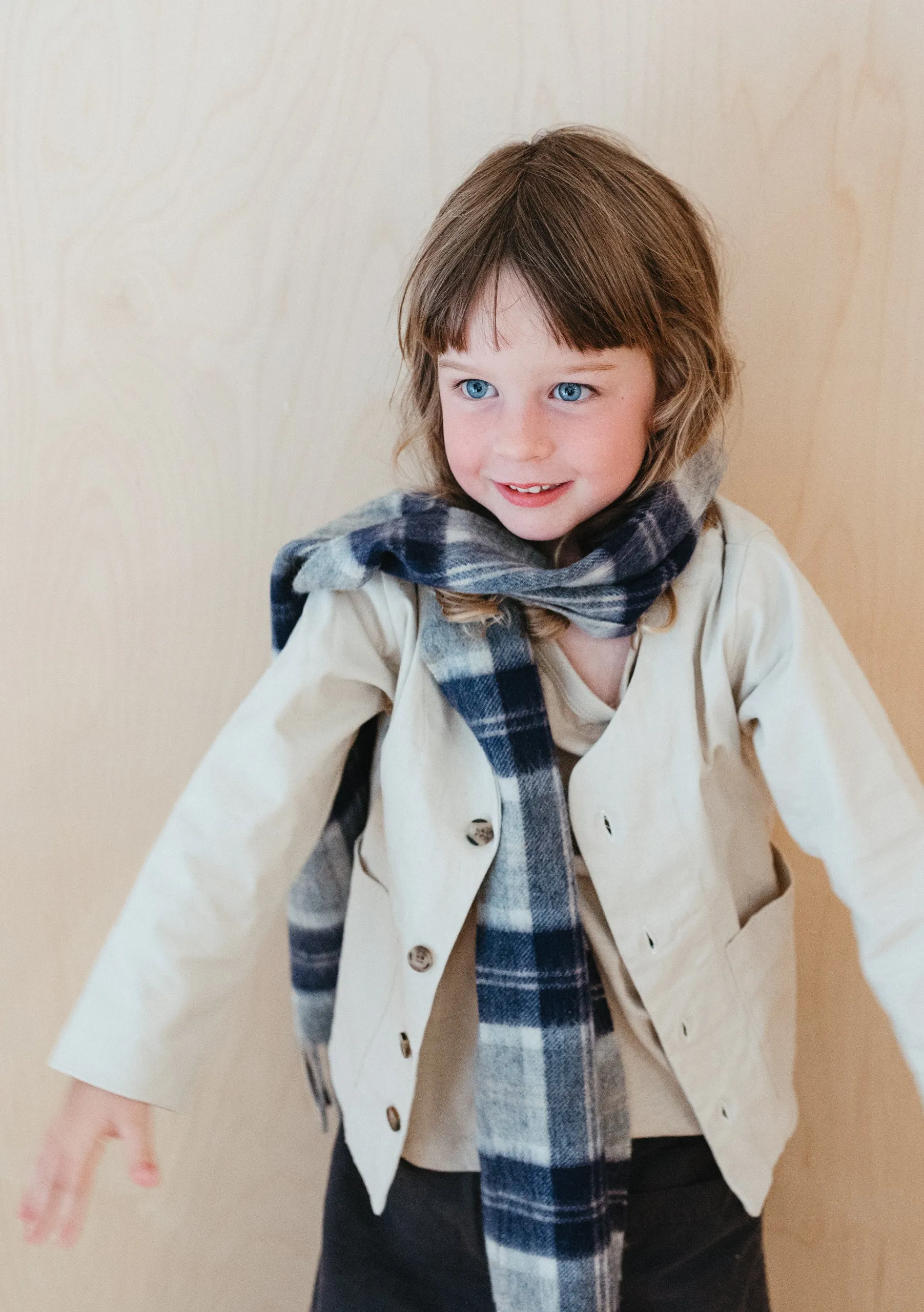 Lambswool Kids Scarf in Bannockbane Silver Tartan