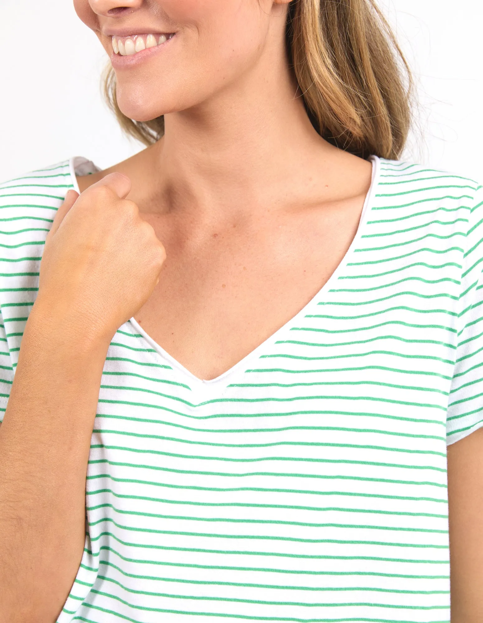 Remi Stripe Vee Tee White/Green Stripe