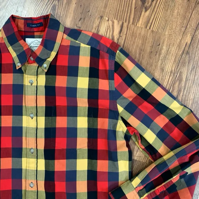 St. John's Bay SIZE M Men's Shirt