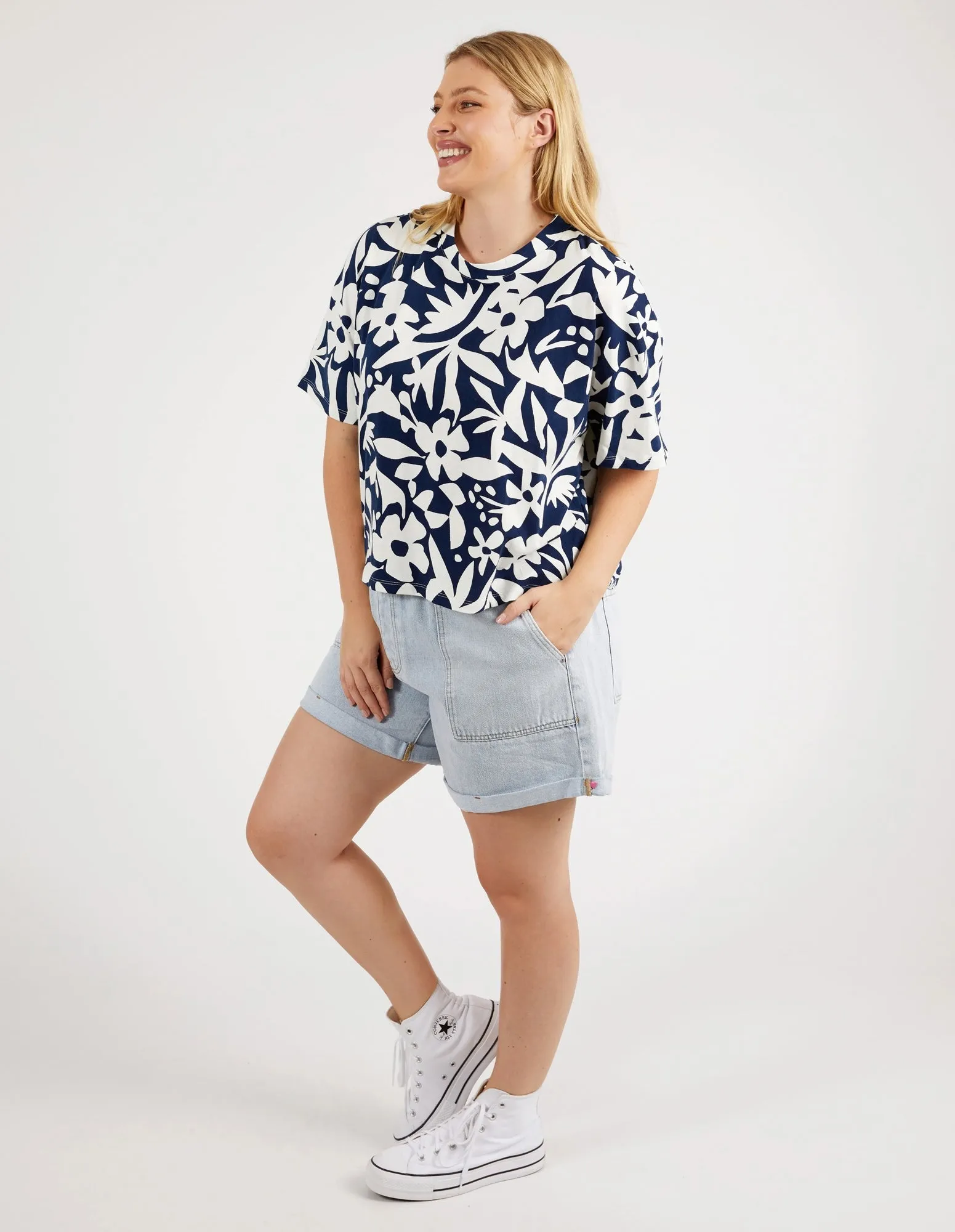 Stencil Floral Tee Naval Blue Floral