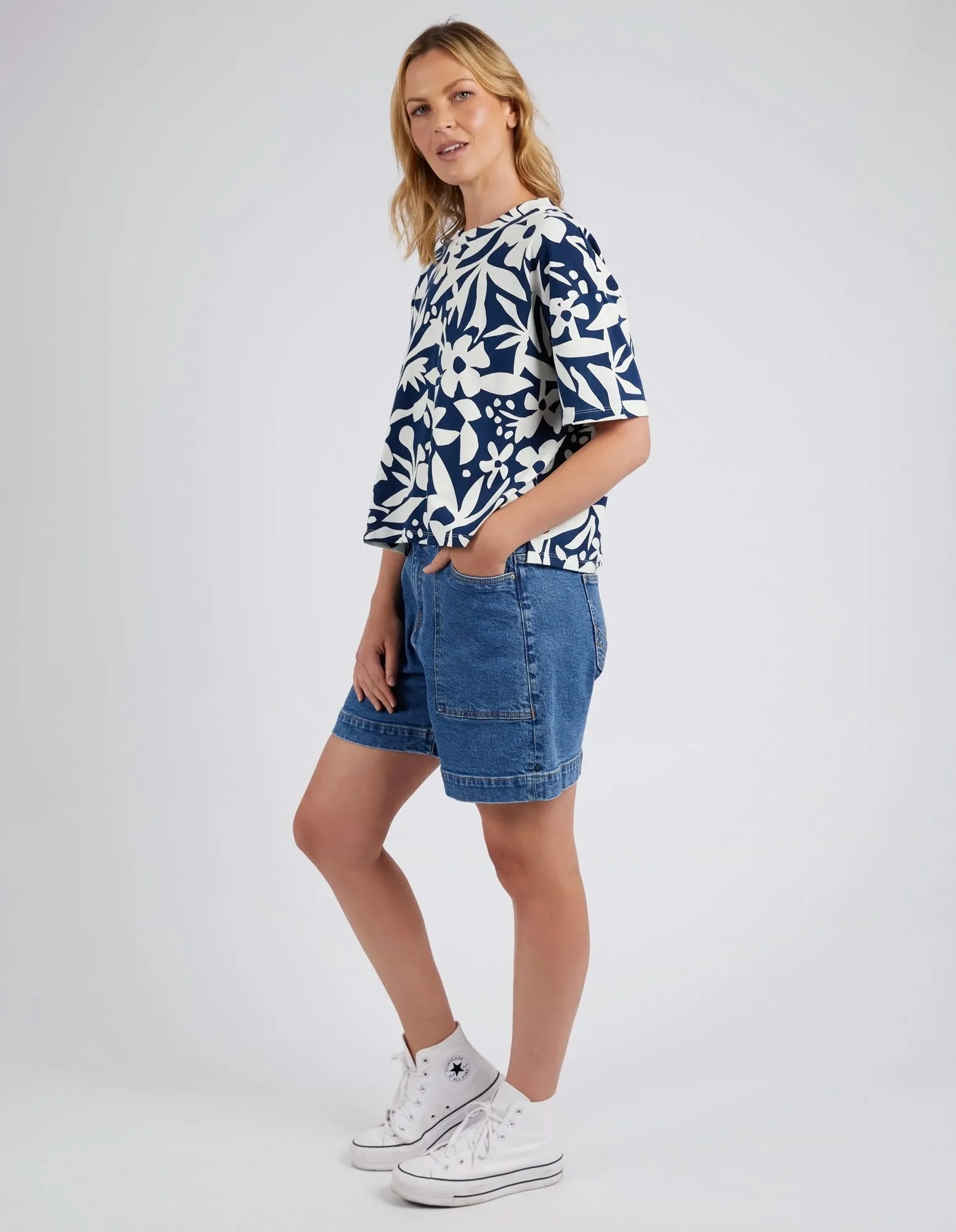 Stencil Floral Tee Naval Blue Floral