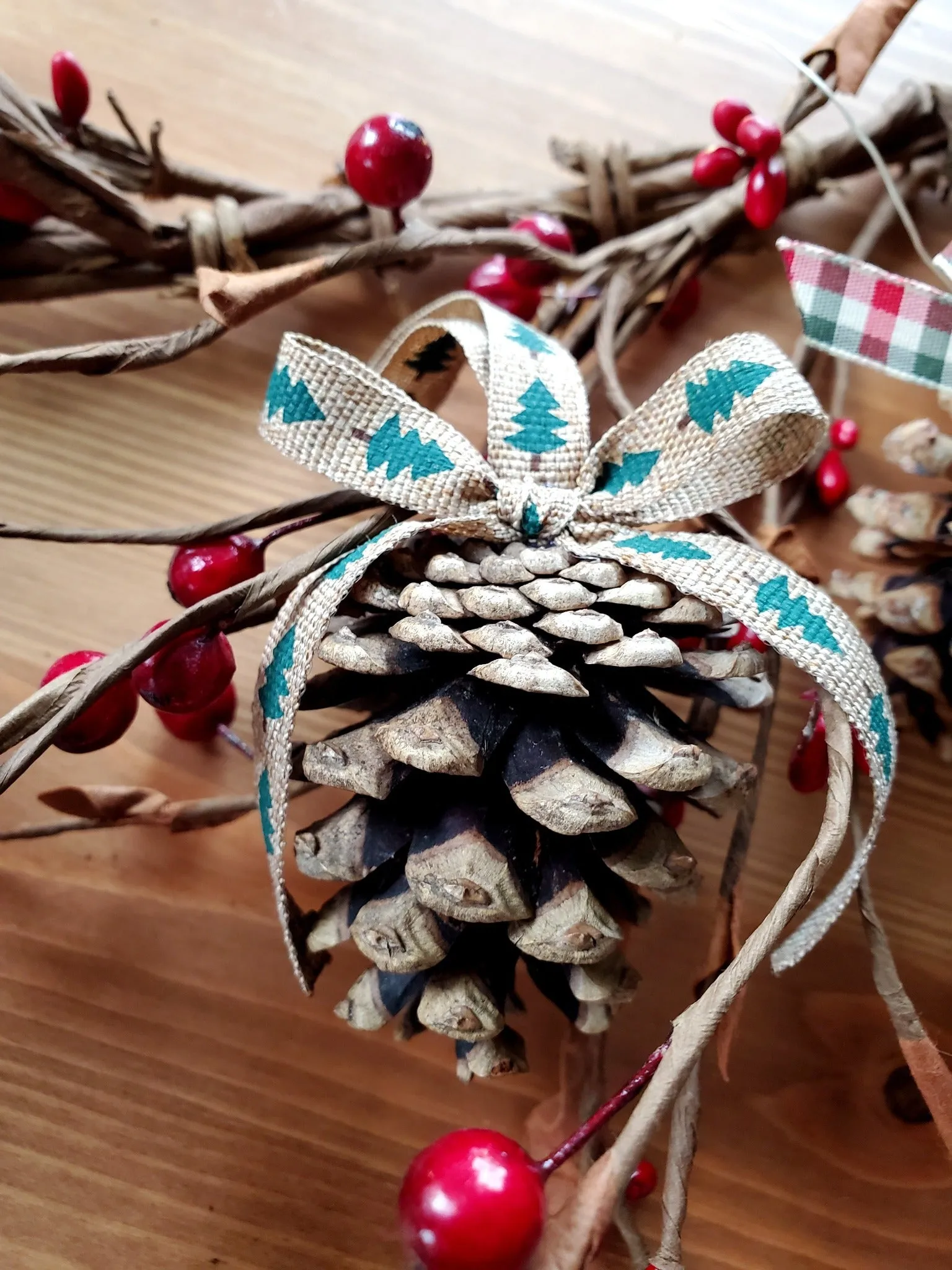 Unique Handcrafted Single Pine Cone Ornament - Perfect for Christmas Decorations and Home Decor