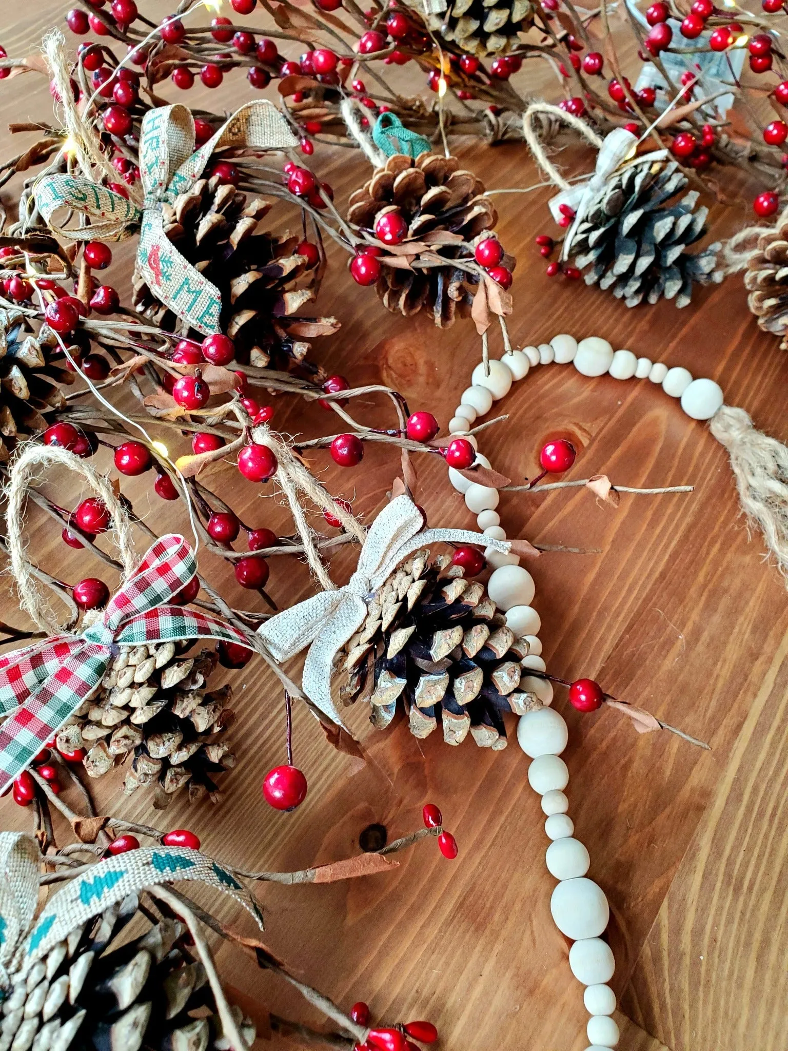 Unique Handcrafted Single Pine Cone Ornament - Perfect for Christmas Decorations and Home Decor
